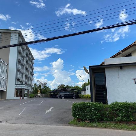 Tai-Shan Suites Ratchaburi Kültér fotó