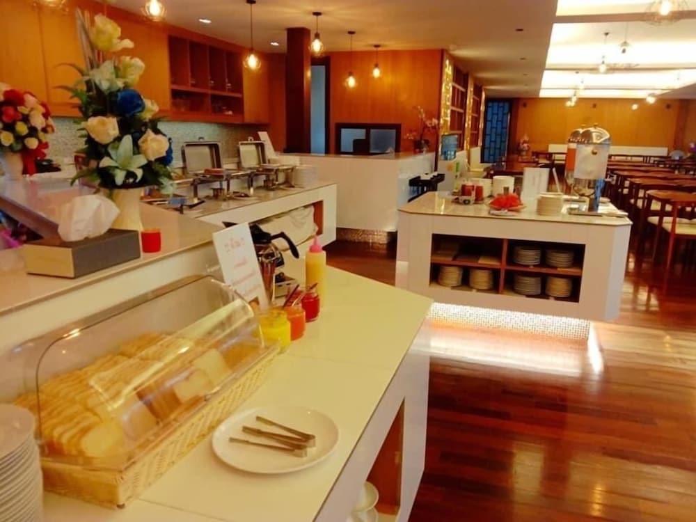 Tai-Shan Suites Ratchaburi Kültér fotó