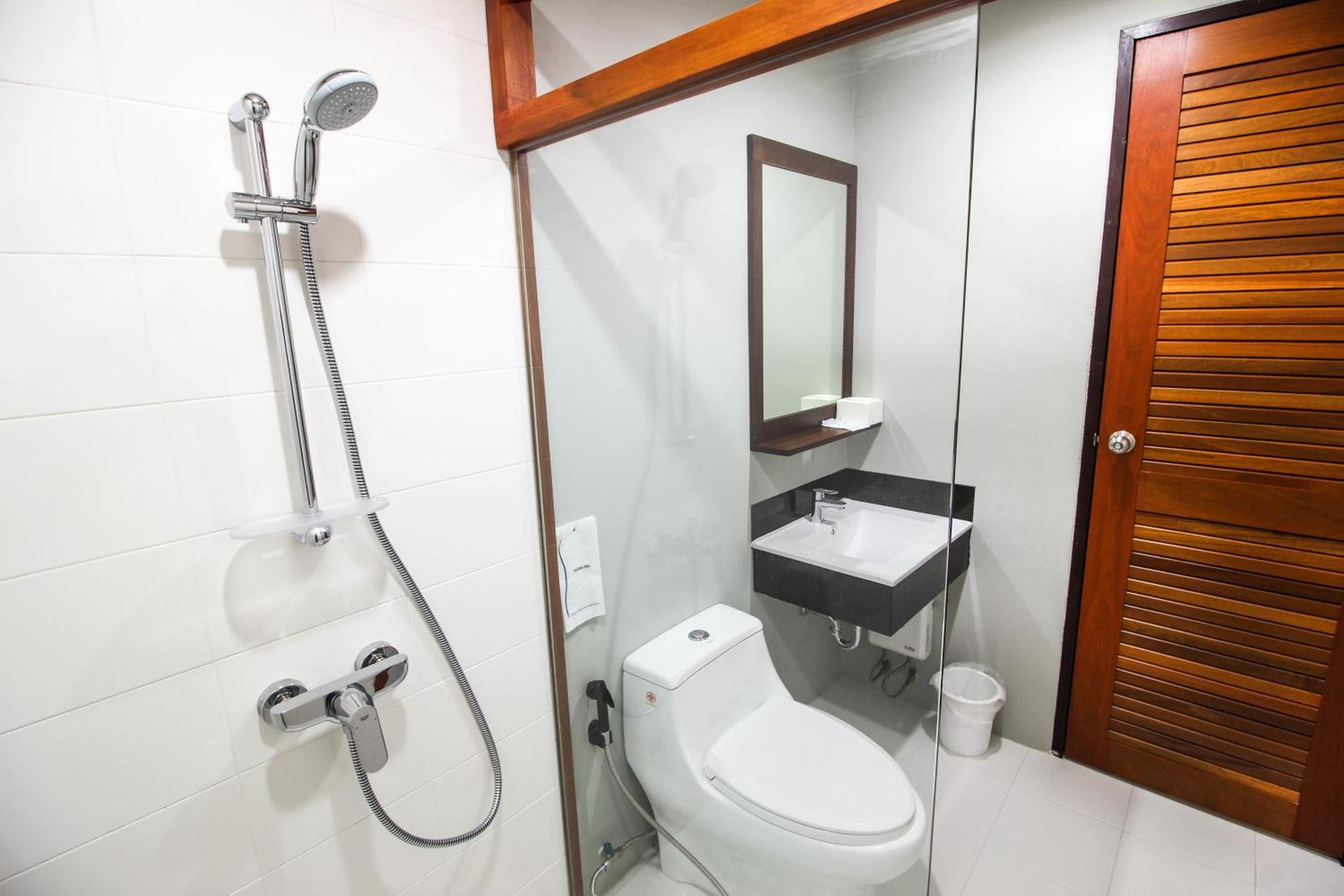 Tai-Shan Suites Ratchaburi Szoba fotó